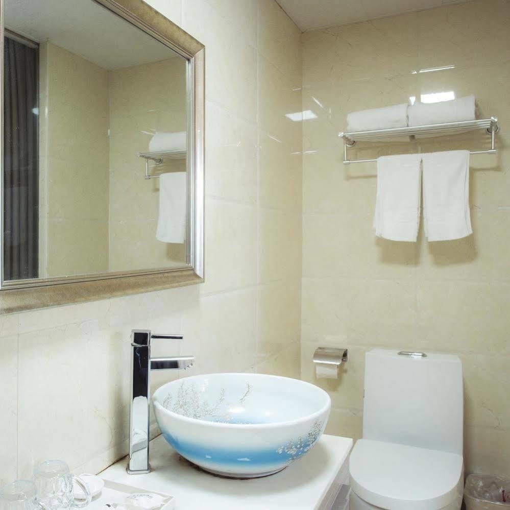 Milan Fashion Hotel Deqing Екстер'єр фото